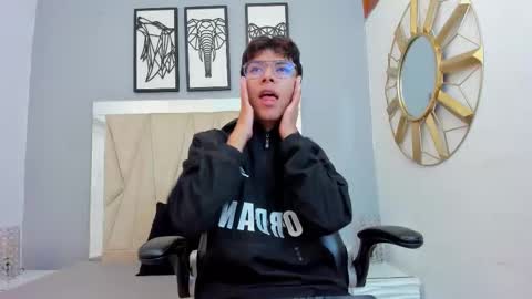 Adams Bobby online show from December 17, 11:39 am