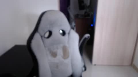 Snapshot of adamussutekh chatting on December 5, 3:39 pm Adam online show from December 5, 3:39 pm