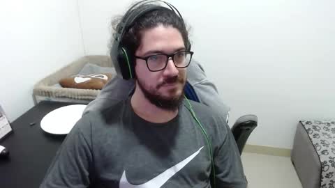 Snapshot of adamussutekh chatting on September 26, 12:25 pm Adam online show from September 26, 12:25 pm