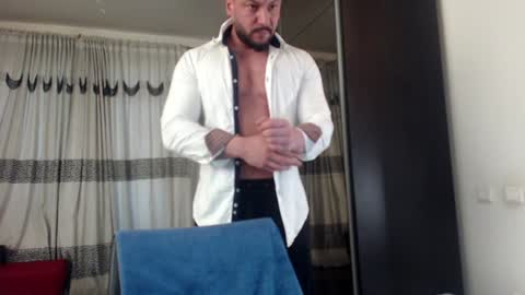 adonis_dionysos online show from January 28, 10:45 am