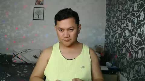 adorableasianboy online show from April 10, 12:23 pm