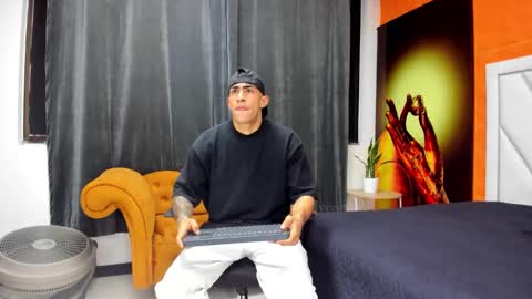   online show from November 17, 5:49 pm