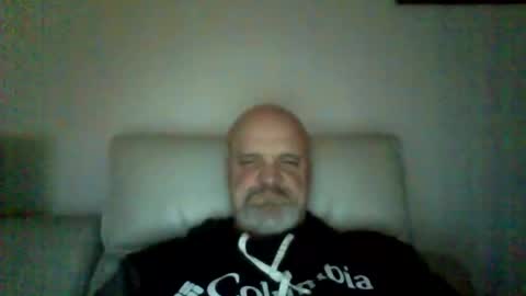 Snapshot of afr10221966 chatting on December 24, 2:10 am afr10221966 online show from December 24, 2:10 am