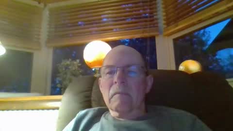 aguynrkfrd online show from May 8, 10:05 am