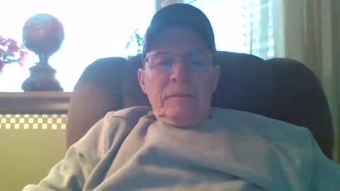 aguynrkfrd online show from December 5, 3:50 pm