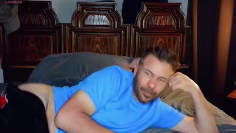 Blue Eyed Handsome Man online show from March 21, 1:31 am