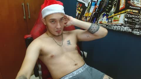 Snapshot of airon_blade chatting on December 20, 2:08 am A I R O N online show from December 20, 2:08 am