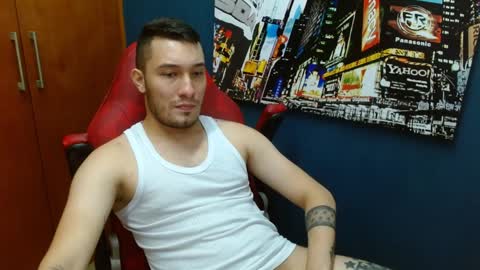 Snapshot of airon_blade chatting on December 5, 10:45 pm A I R O N online show from December 5, 10:45 pm