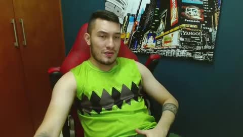 Snapshot of airon_blade chatting on December 28, 11:05 pm A I R O N online show from December 28, 11:05 pm