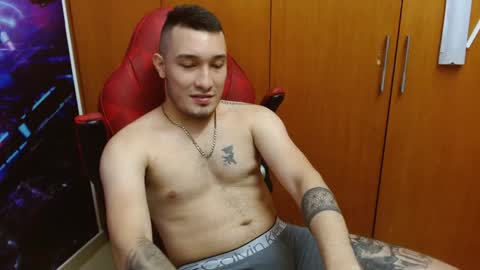 Snapshot of airon_blade chatting on January 28, 10:45 pm A I R O N online show from January 28, 10:45 pm