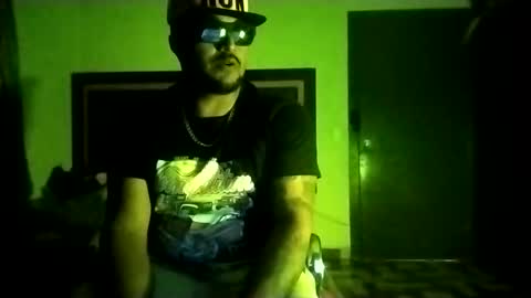 Snapshot of airoon91 chatting on October 10, 11:15 am airoon91 online show from October 10, 11:15 am