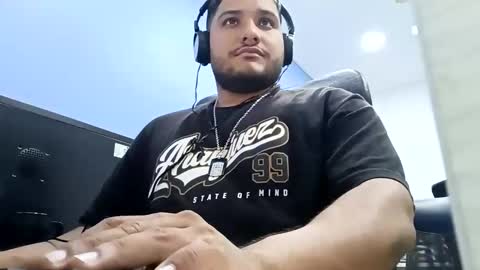 Snapshot of aj_cooper90_ chatting on February 8, 7:15 am Esteban online show from February 8, 7:15 am