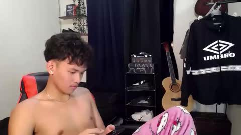 aj_daksxx online show from June 3, 9:00 am