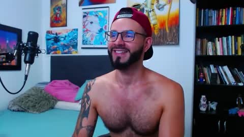 Snapshot of akiles_r chatting on March 3, 11:23 pm akiles online show from March 3, 11:23 pm