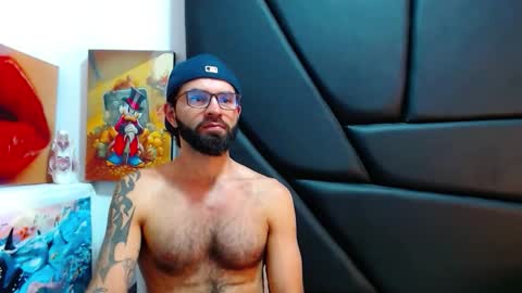 akiles online show from April 22, 12:06 am