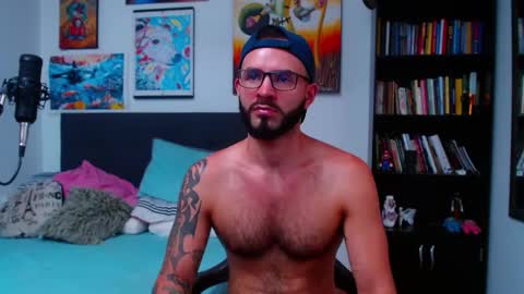 Snapshot of akiles_r chatting on February 27, 9:14 pm akiles online show from February 27, 9:14 pm