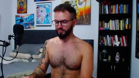 Snapshot of akiles_r chatting on October 7, 10:58 pm akiles online show from October 7, 10:58 pm