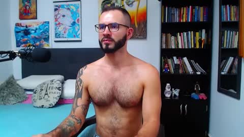Snapshot of akiles_r chatting on February 13, 9:17 pm akiles online show from February 13, 9:17 pm