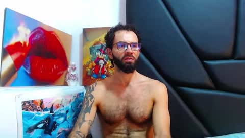 akiles online show from March 30, 10:44 pm