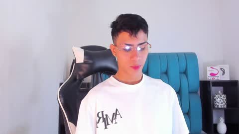 alannaughty_ online show from January 23, 10:01 pm