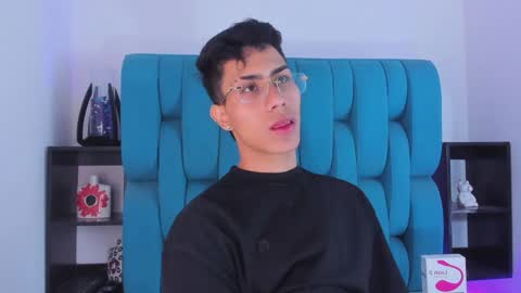 alannaughty_ online show from January 12, 10:22 pm