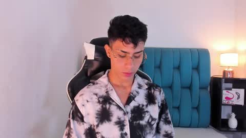 alannaughty_ online show from February 13, 4:32 am