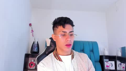 alannaughty_ online show from March 11, 8:09 pm