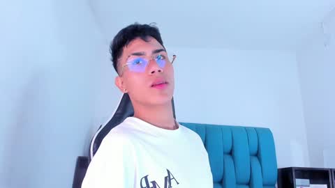 alannaughty_ online show from February 7, 9:04 pm