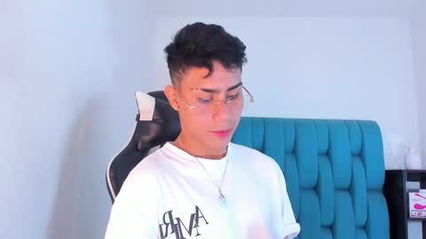 alannaughty_ online show from February 27, 9:04 pm