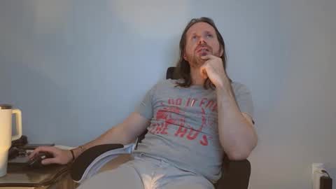 albinoadonis online show from April 21, 2:51 am