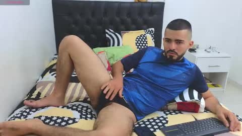 alejandroo_7 online show from February 20, 4:31 pm