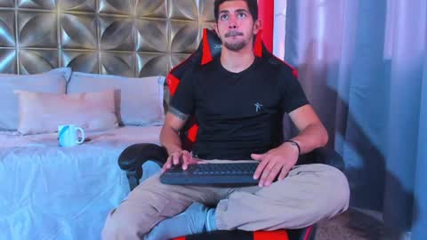 Snapshot of alejandrostorm chatting on January 26, 8:02 pm Alejo online show from January 26, 8:02 pm