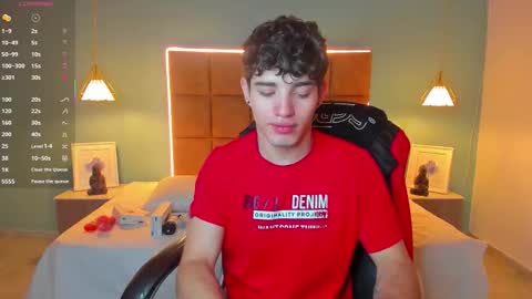 Snapshot of alejootwink chatting on October 10, 4:17 am ALejoo Saenz online show from October 10, 4:17 am