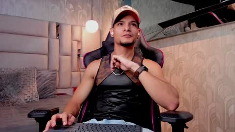 Alessandro King online show from December 22, 1:44 pm