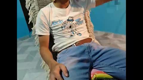 alessandrodmv online show from November 11, 12:37 am