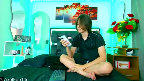 sneider online show from February 4, 6:38 pm