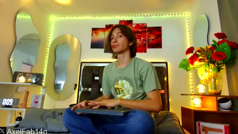 sneider online show from February 9, 6:47 pm