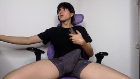 alex_connorr online show from December 21, 12:29 am