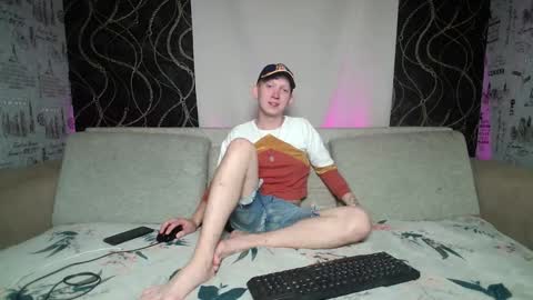 Snapshot of alex_foxy_man chatting on September 23, 7:02 pm Alex online show from September 23, 7:02 pm