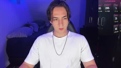 Snapshot of alex_smith0 chatting on September 24, 1:16 am     online show from September 24, 1:16 am