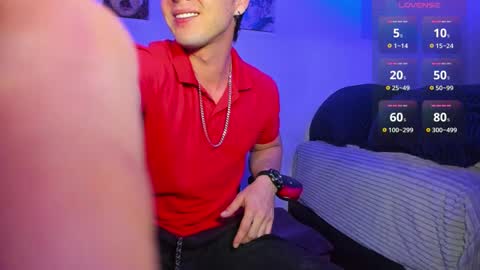 Snapshot of alex_smith0 chatting on February 16, 1:49 am     online show from February 16, 1:49 am