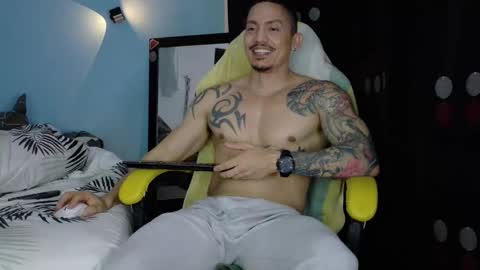 alex_sthorm online show from April 21, 5:46 am