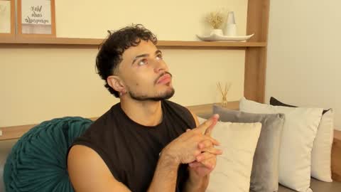 alex_wolf05 online show from February 5, 6:37 pm