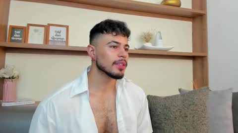 alex_wolf05 online show from February 20, 5:15 pm