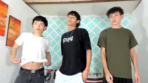 chicos hot online show from December 6, 8:18 pm