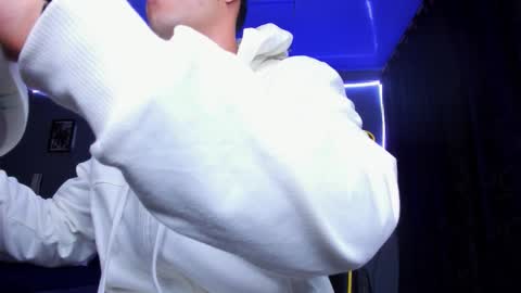 alexgiraldo__ online show from October 23, 2:15 am