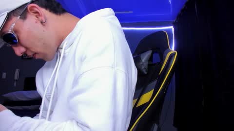 alexgiraldo__ online show from November 1, 11:14 am