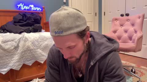 Alex Mann online show from December 4, 2:42 am