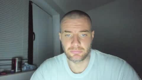 alfiesolomons87 online show from January 18, 7:37 pm