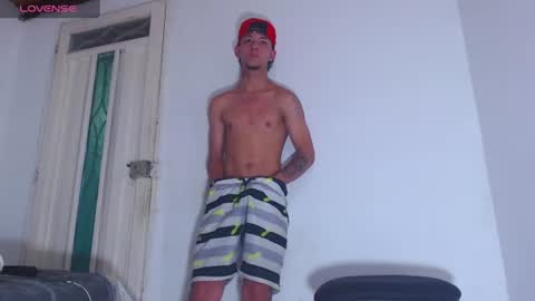 alfredo_rivas online show from June 19, 3:34 am